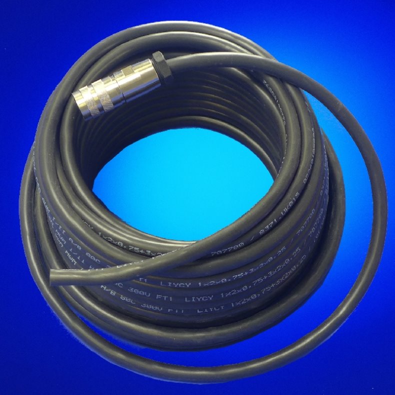 8371_UK015 15m cable.jpg
